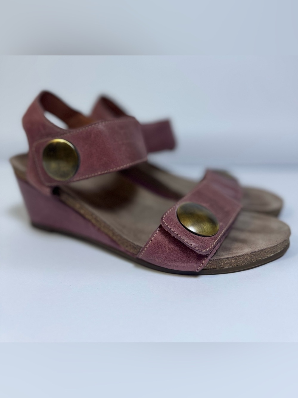Taos Carousel 2 Strappy Wedge Sandals Women’s Size 41